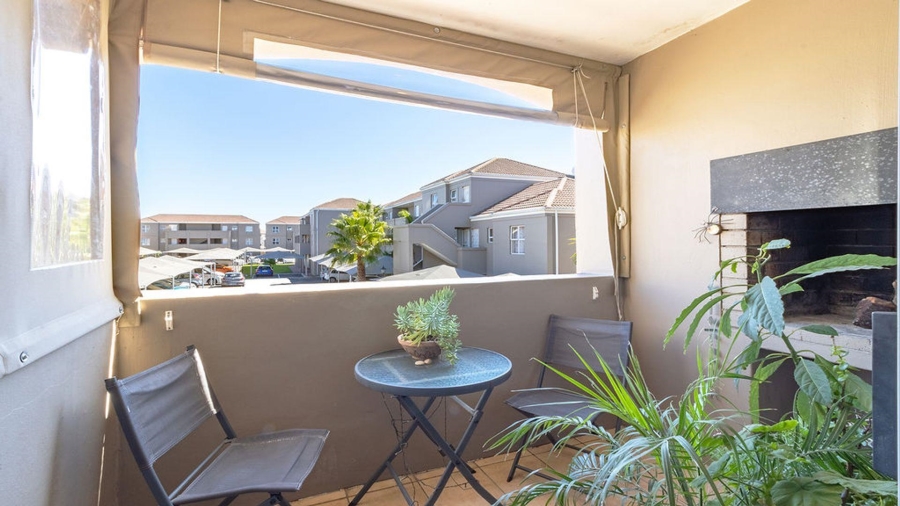 2 Bedroom Property for Sale in Uitzicht Western Cape